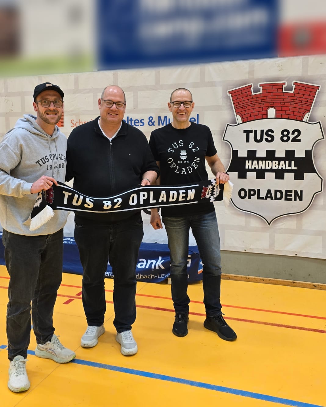 Uebergabe-Schal-an-OB-2026-03-22